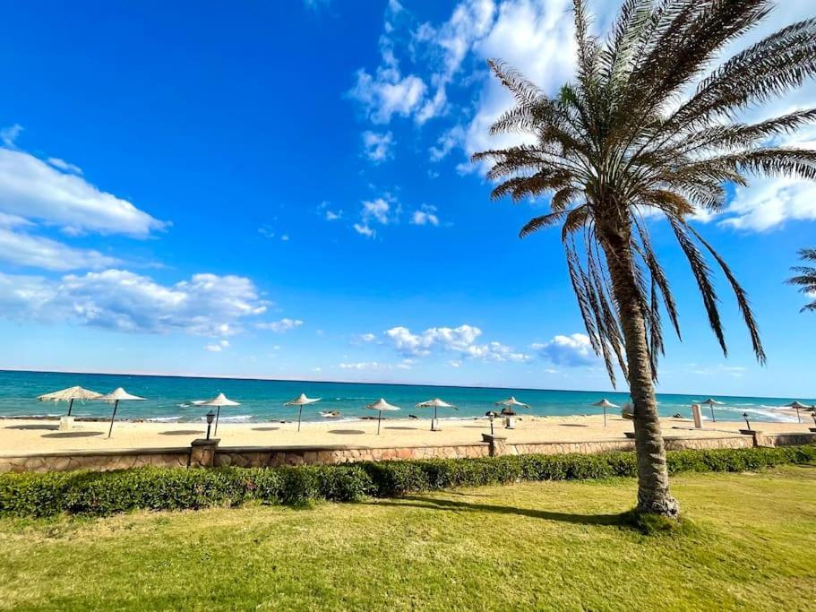 Breathtaking Luxury & Spacious Family 2-Bed 1St Row Seaview At Stella Seaview Sokhna ไอน์ ซกนา ภายนอก รูปภาพ